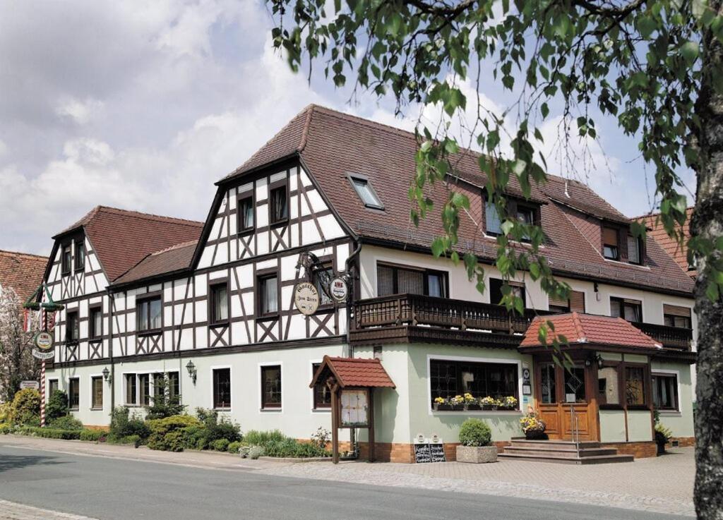 Landgasthof - Hotel Zum Stern Linden  Bagian luar foto