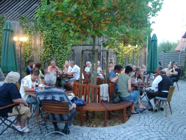 Landgasthof - Hotel Zum Stern Linden  Bagian luar foto